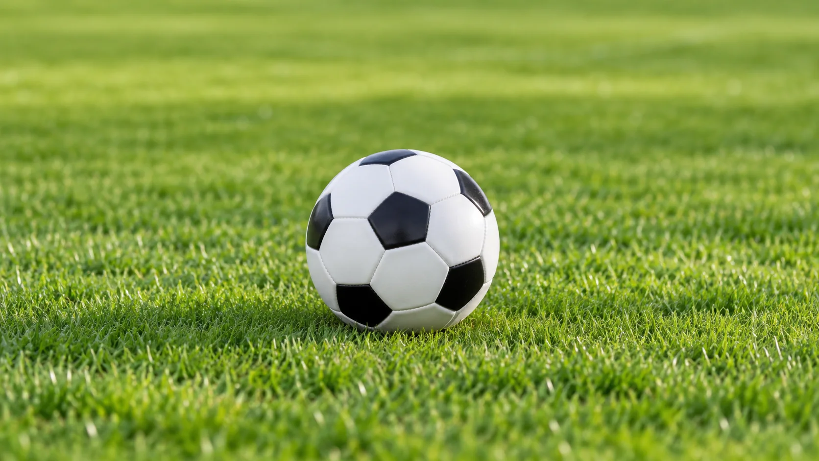 莱万重返德甲对阵拜仁引发球迷愤怒：昔日英雄如今成叛徒